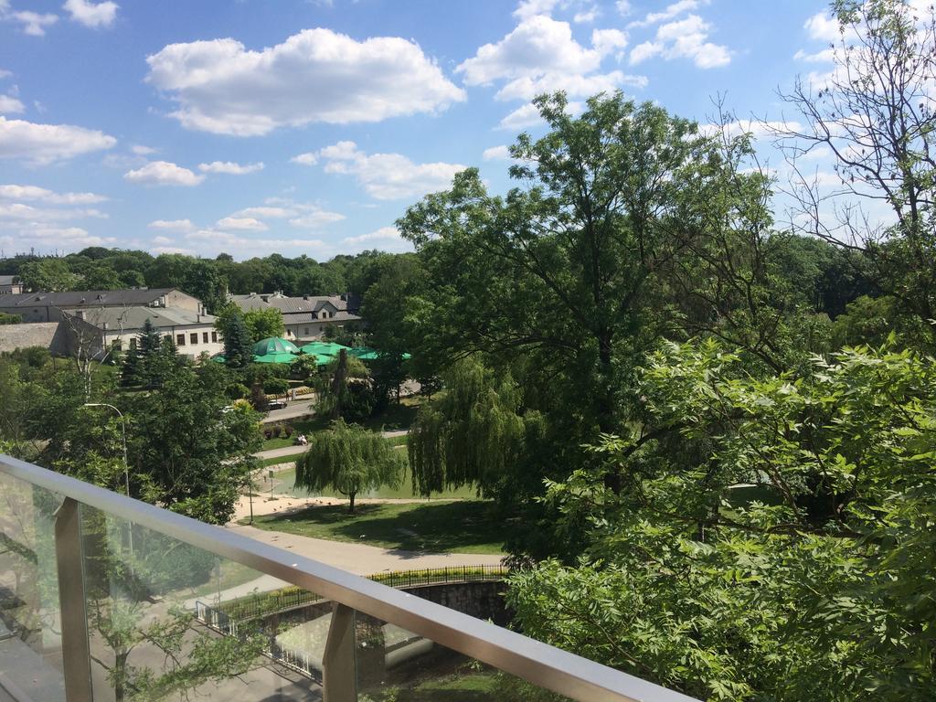 Apartament Na Solnej Z Widokiem 凯尔采 外观 照片